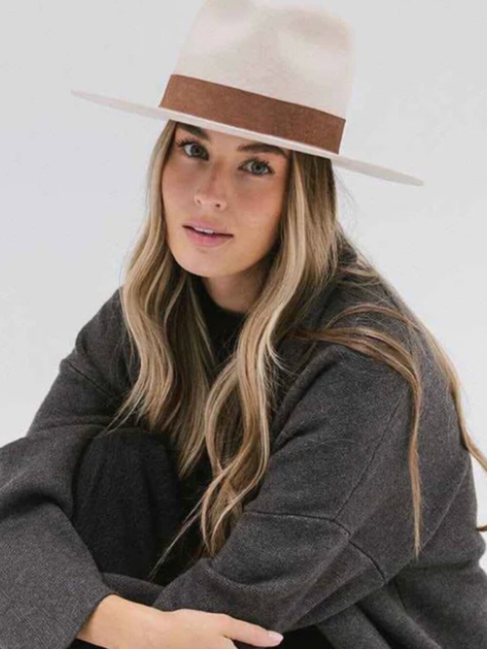Gigi Pip Miller Fedora Hat Ivory Custom Gold Snake Graphic Luxury Size 61 XL - Picture 2 of 16